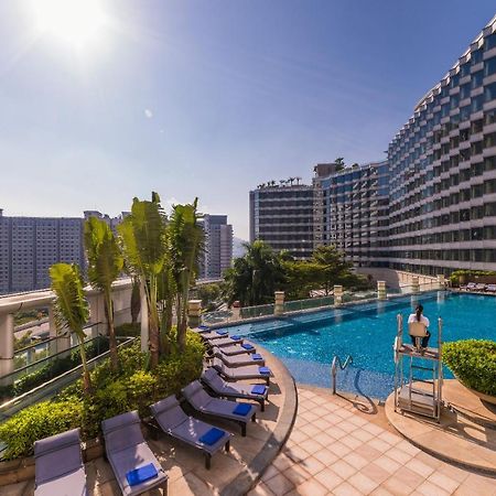 Отель Harbour Plaza Metropolis Гонконг Экстерьер фото