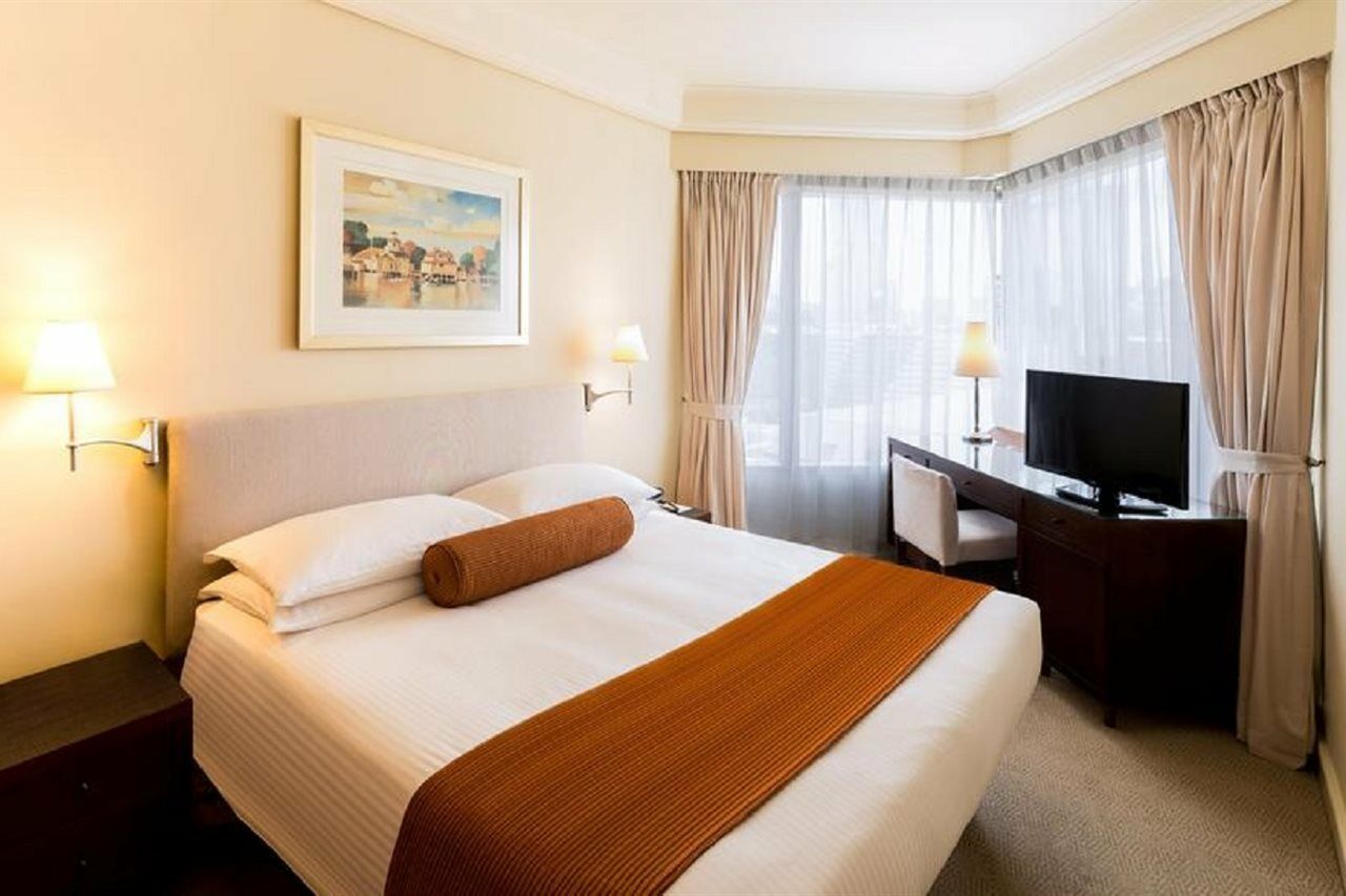 Отель Harbour Plaza Metropolis Гонконг Экстерьер фото